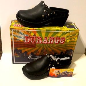 Durango Head West Studded Dream Clogs, Size M7, Color Black, NIB